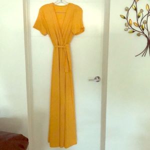 Maxi short sleeve mustard color